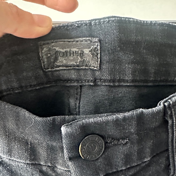 Mother Looker Jeans in Black Ankle Fray - Picture 2 of 7